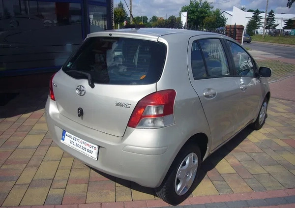 Toyota Yaris cena 20500 przebieg: 128000, rok produkcji 2010 z Krajenka małe 211